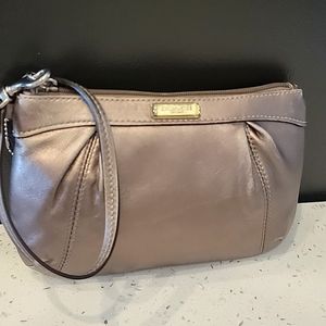 🍃Coach women's wristlet bag metalic